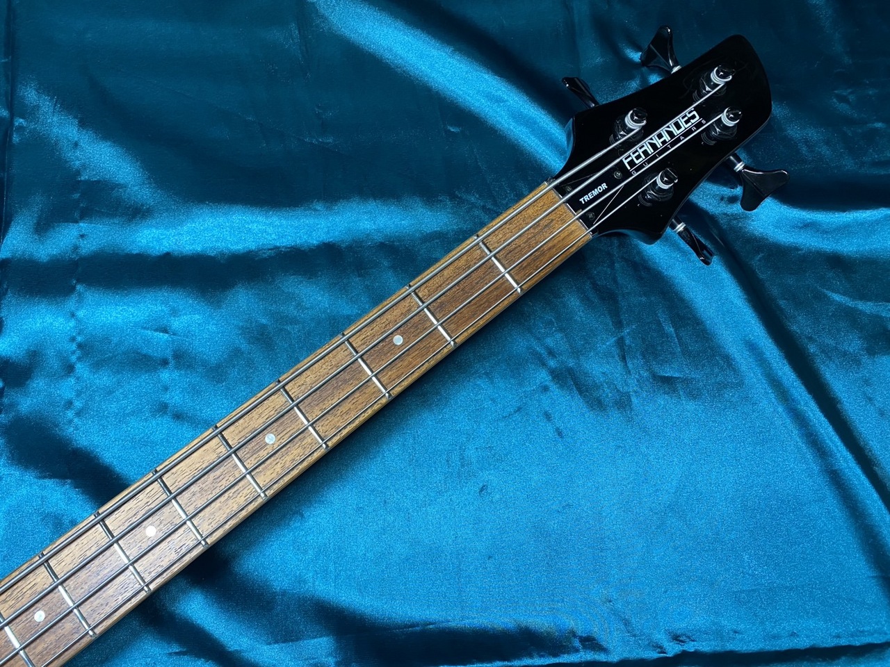 FERNANDES TREMOR 4 Deluxe （中古）【楽器検索デジマート】