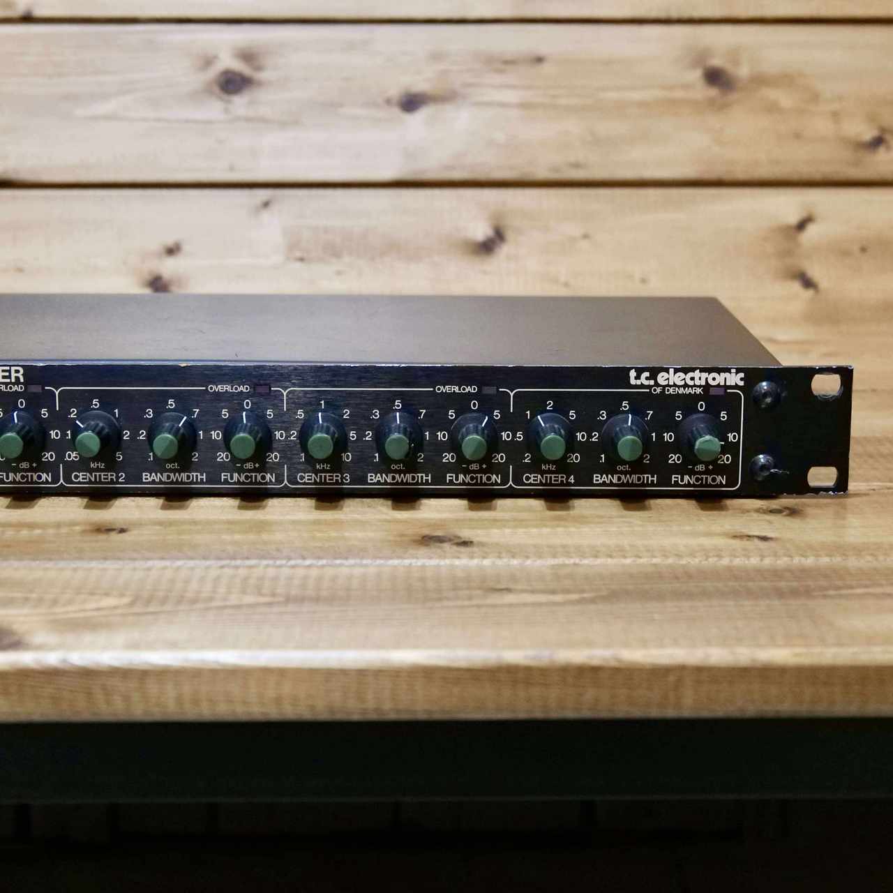 TC ELECTRONIC-TC1140 パラメトリックイコライザー/プリアンプ t.c.electronic TC1140パラメトリックイコライザー・プリアンプ
