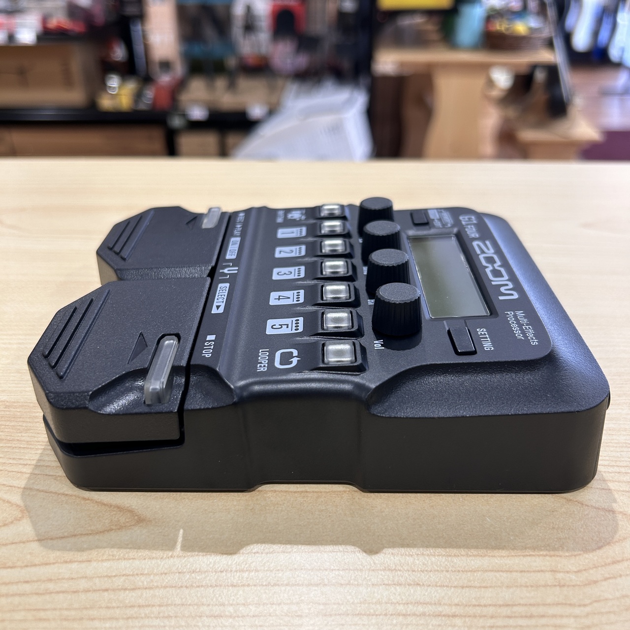 ZOOM G1 FOUR Multi-Effects Processor（中古/送料無料）【楽器