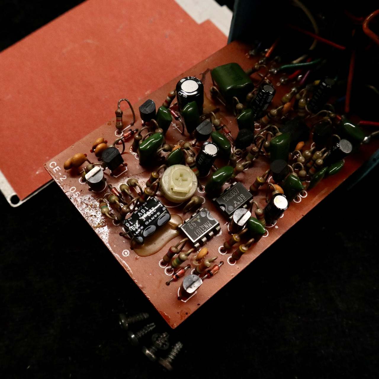 BOSS CE-2 Chorus (Silver Screw/JAPAN)（ビンテージ）【楽器検索