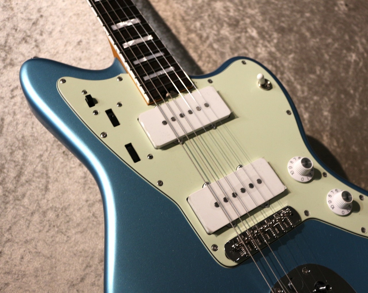 infinite 【特注!!】【ハカランダ指板】Trad Fullsize JM Light Aged