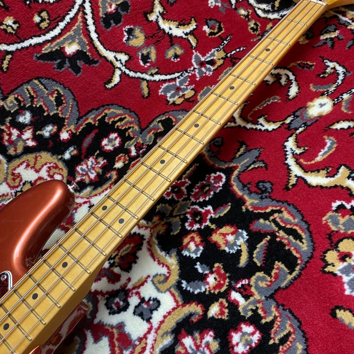 Fender Player Plus Jazz Bass Maple Fingerboard Aged Candy Apple