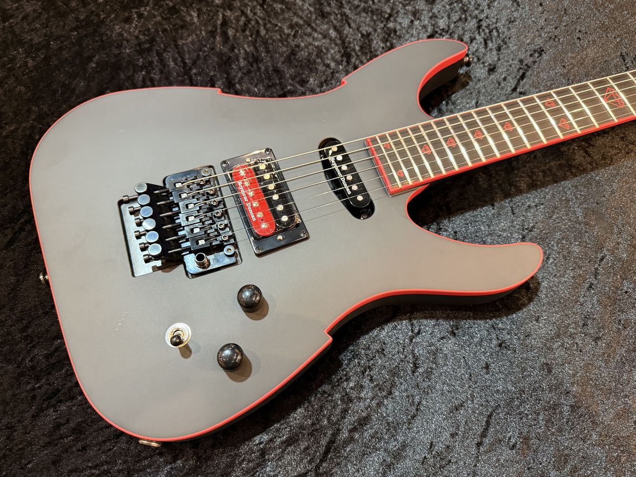 J*T様 PEAVEY ADRIAN VANDENBERG シグネイチャー ジャ Adrian Vandenberg Peavey signature model is officially back