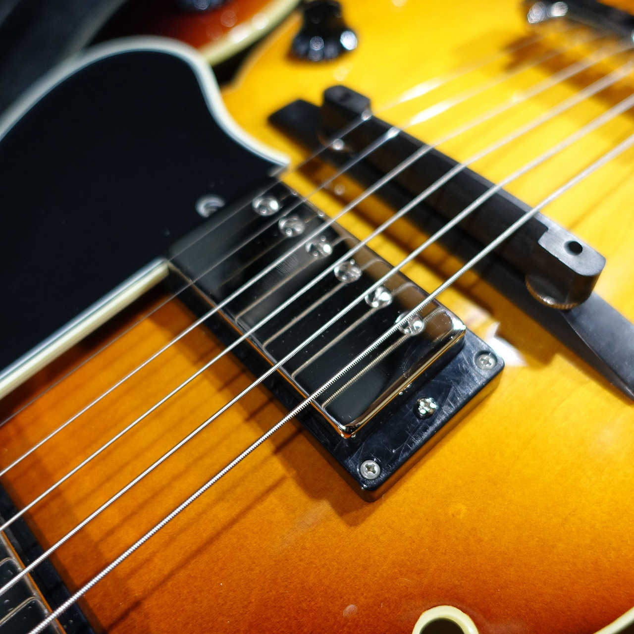 Eastman AR372CE Sunburst イーストマン　フルアコギター AR372CE - Eastman Guitars