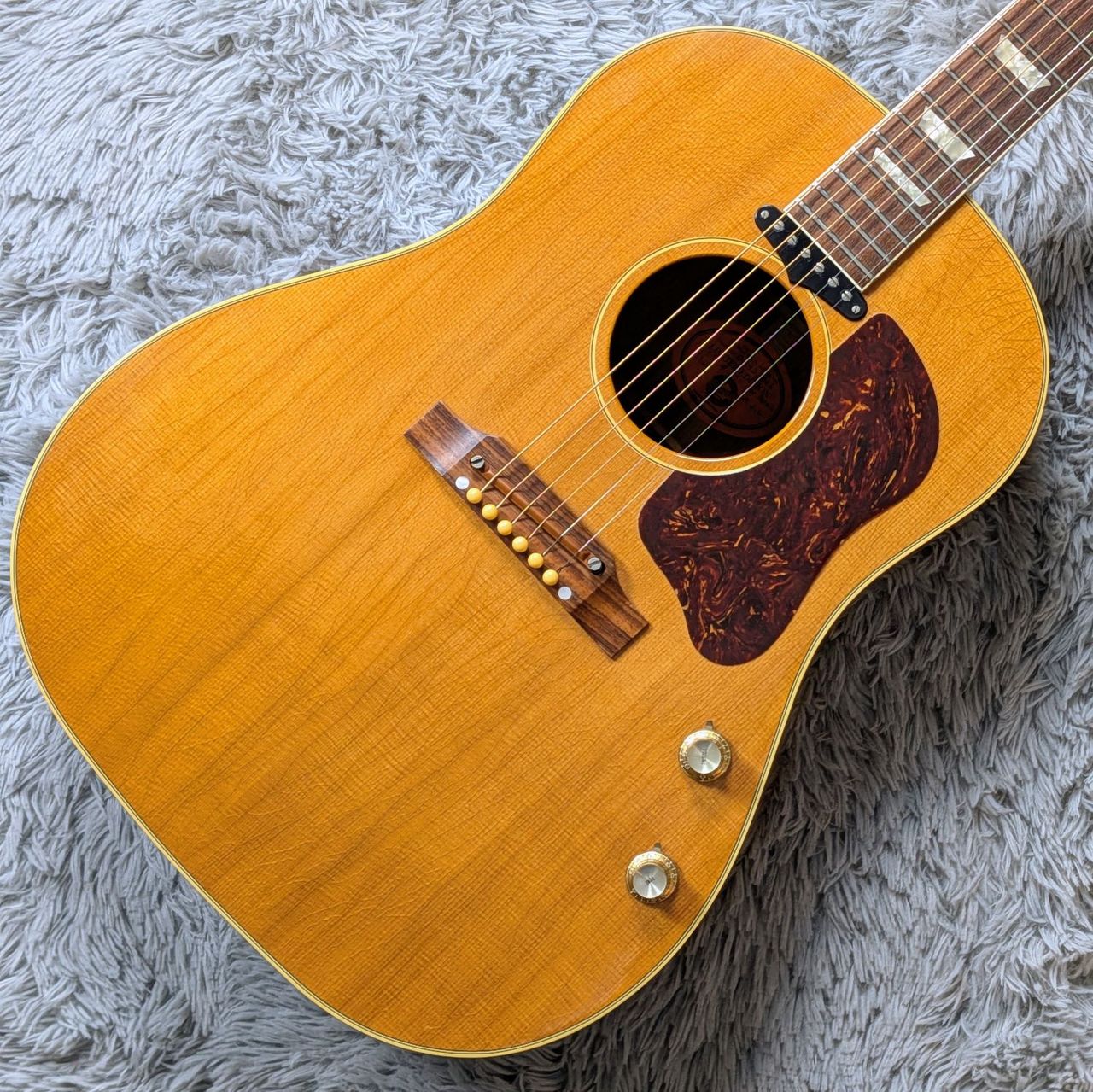 Gibson J-160E Peace Model 68 of 750（中古/送料無料）【楽器検索