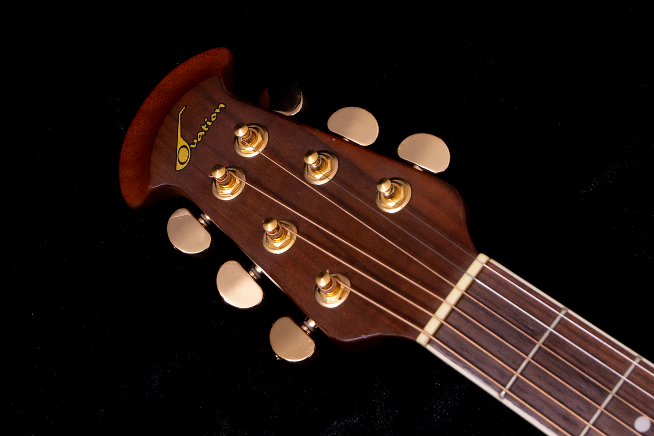 Ovation Celebrity Deluxe CS247 2.405kg #8032592【TONIQ横浜】（中古