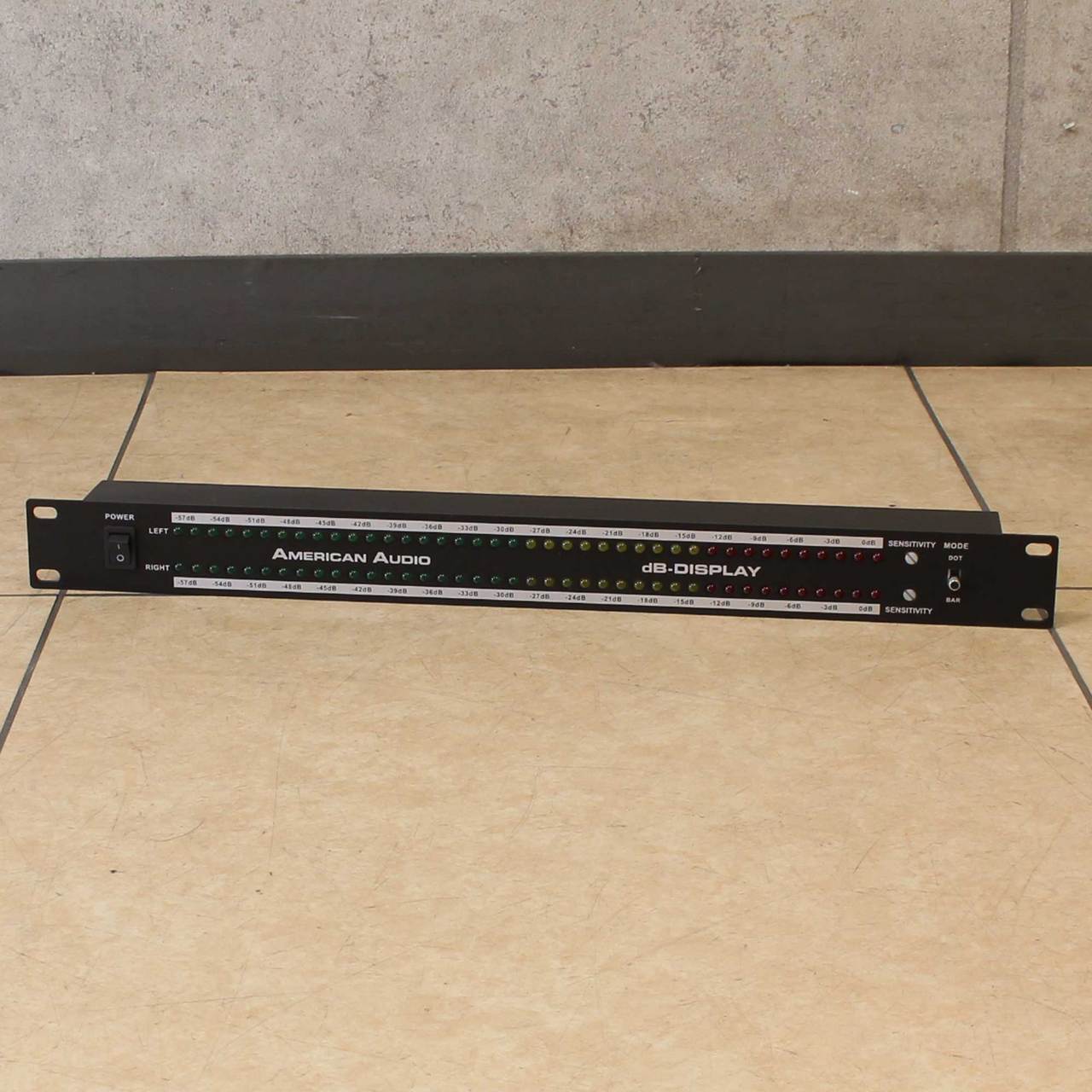 動作品AMERICAN AUDIO dB-DISPLAY+4Uハードケース DJ機材