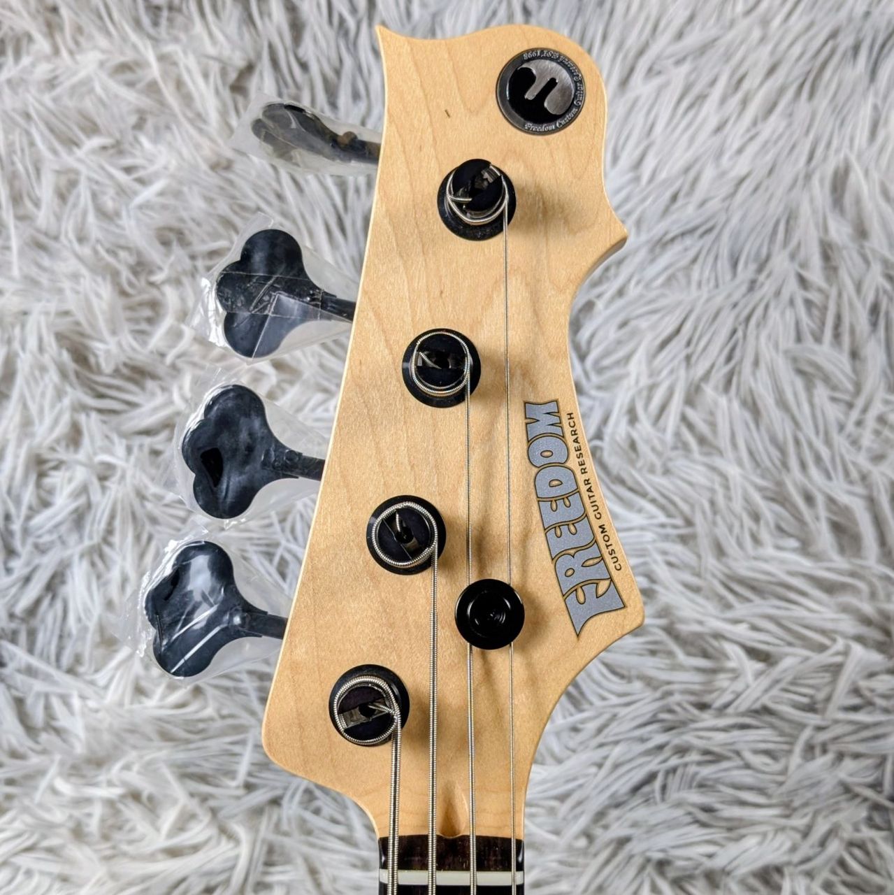 ベース FREEDOM CUSTOM GUITAR RESEARCH Rhino 4st Freedom Custom Guitar Research RHINO 4st Alder / Merman Matching