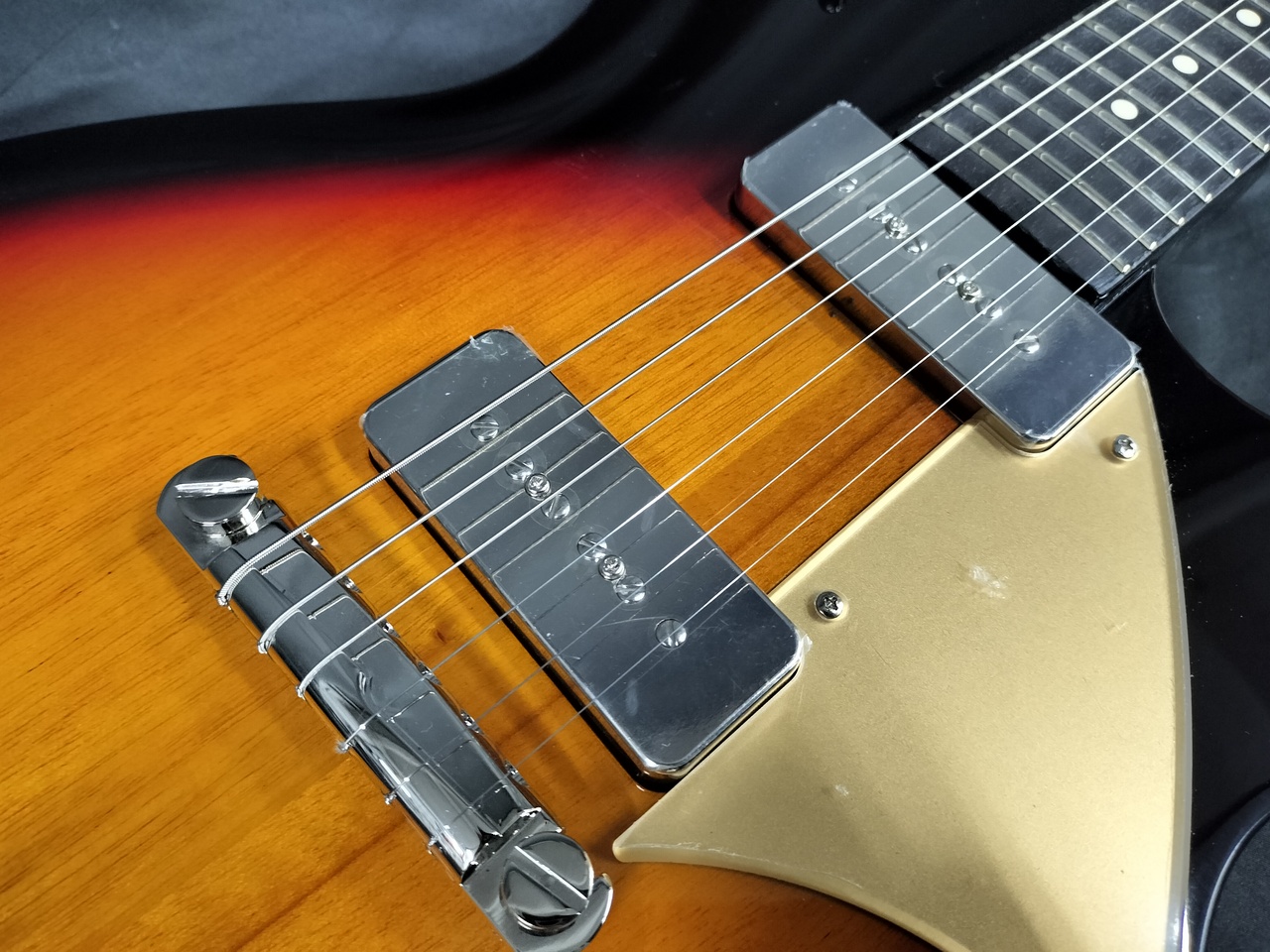 Rivolta Guitars Rivolta Guitars Apollon LTD Combinata/Tritonale