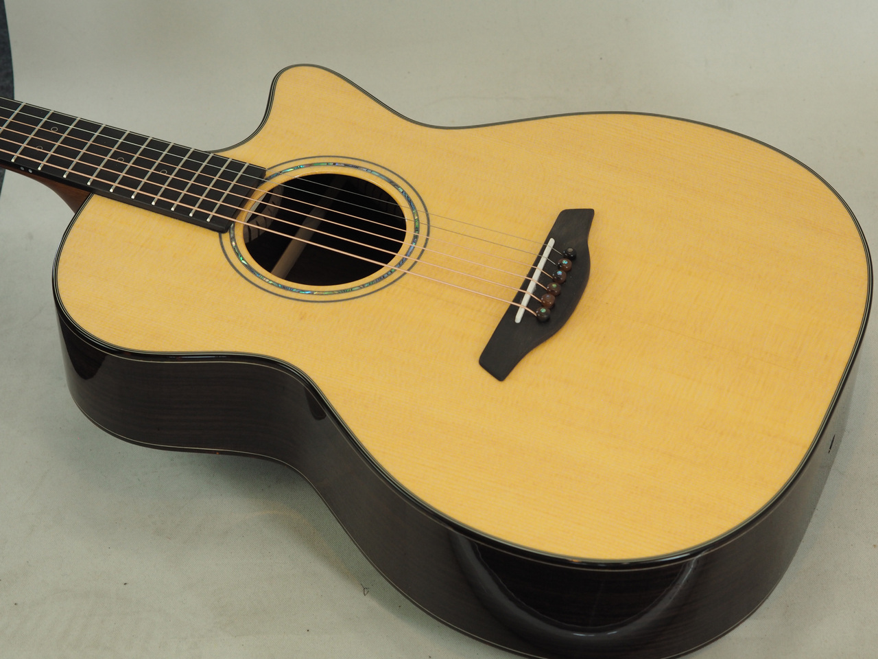 Furch Yellow OMc-SR 超美品　フォルヒ 楽天市場】Furch フォルヒ Yellow OMc-SR Red Sunburst