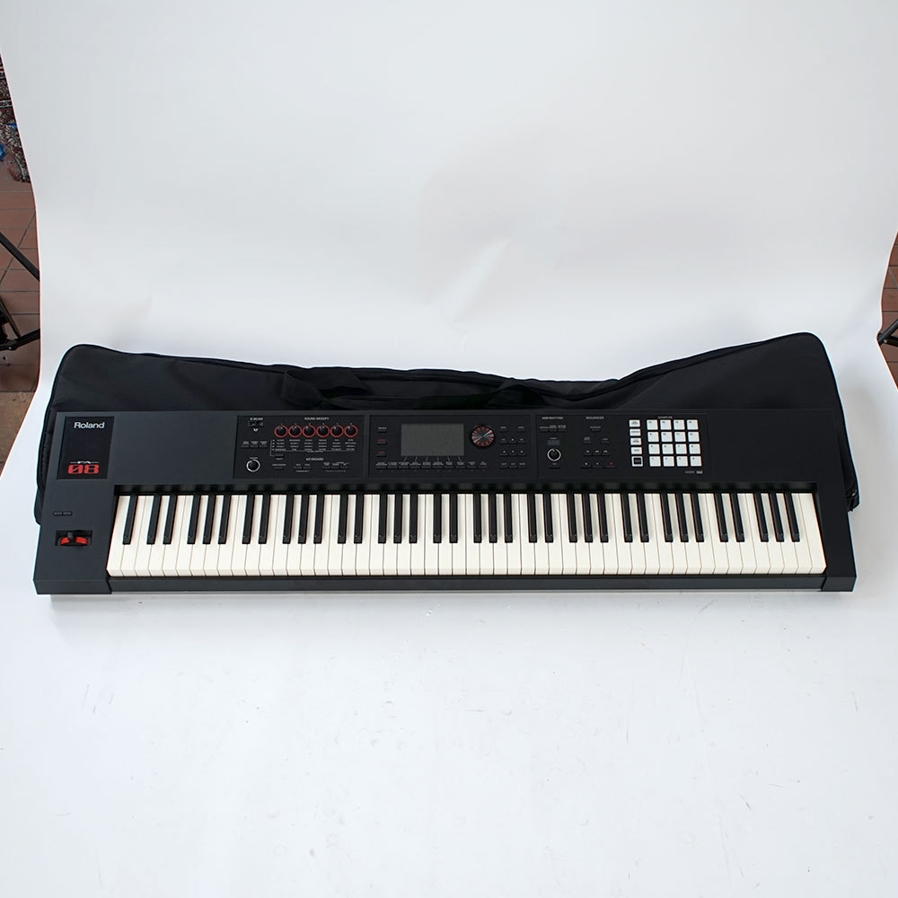 Roland 【中古】 ROLAND FA-08 Music Workstation シンセサイザー 88鍵