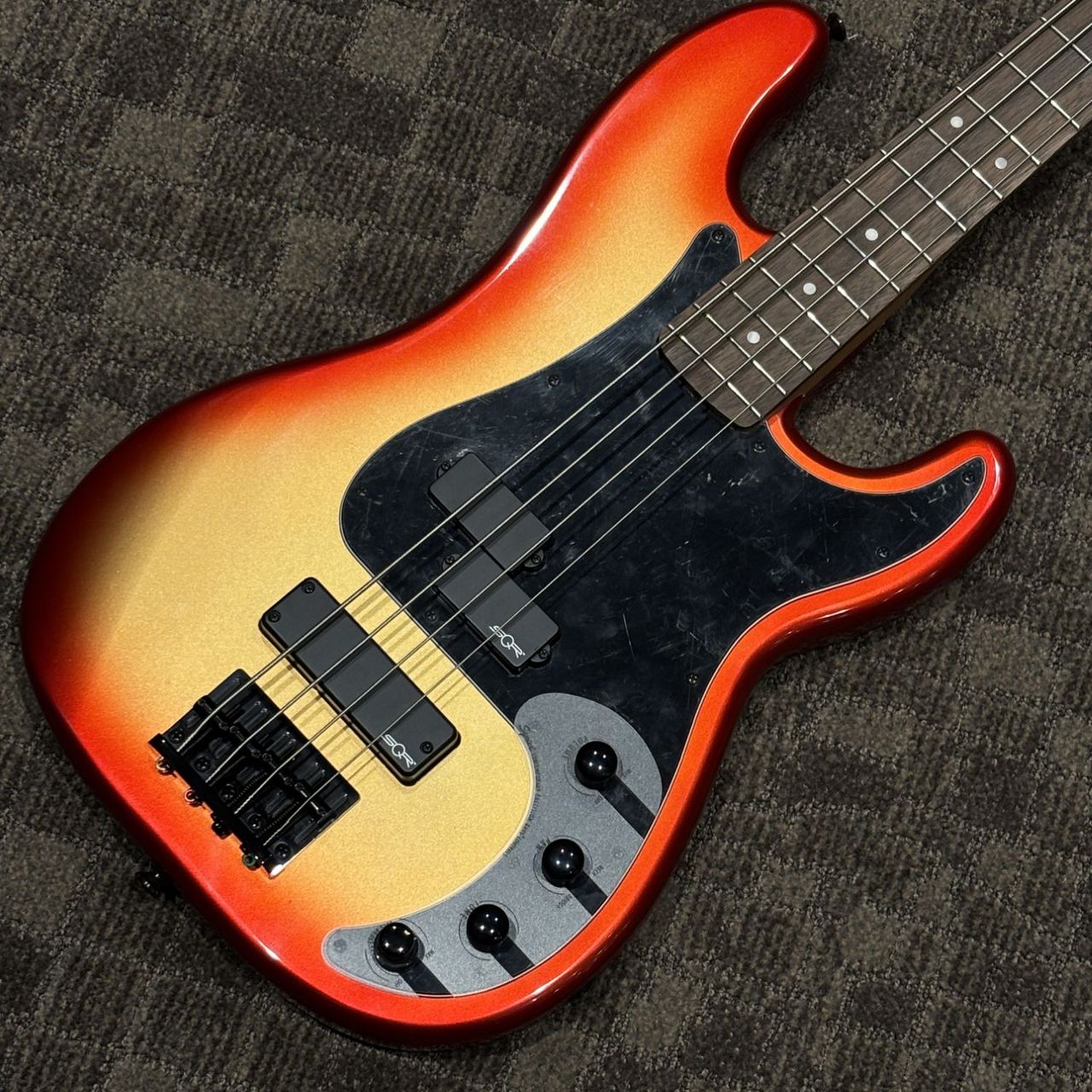 Squier by Fender Contemporary Active Precision Bass PH エレキ