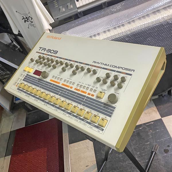 Roland RHYTHM COMPOSER TR-909（リズム・マシン）（Five G