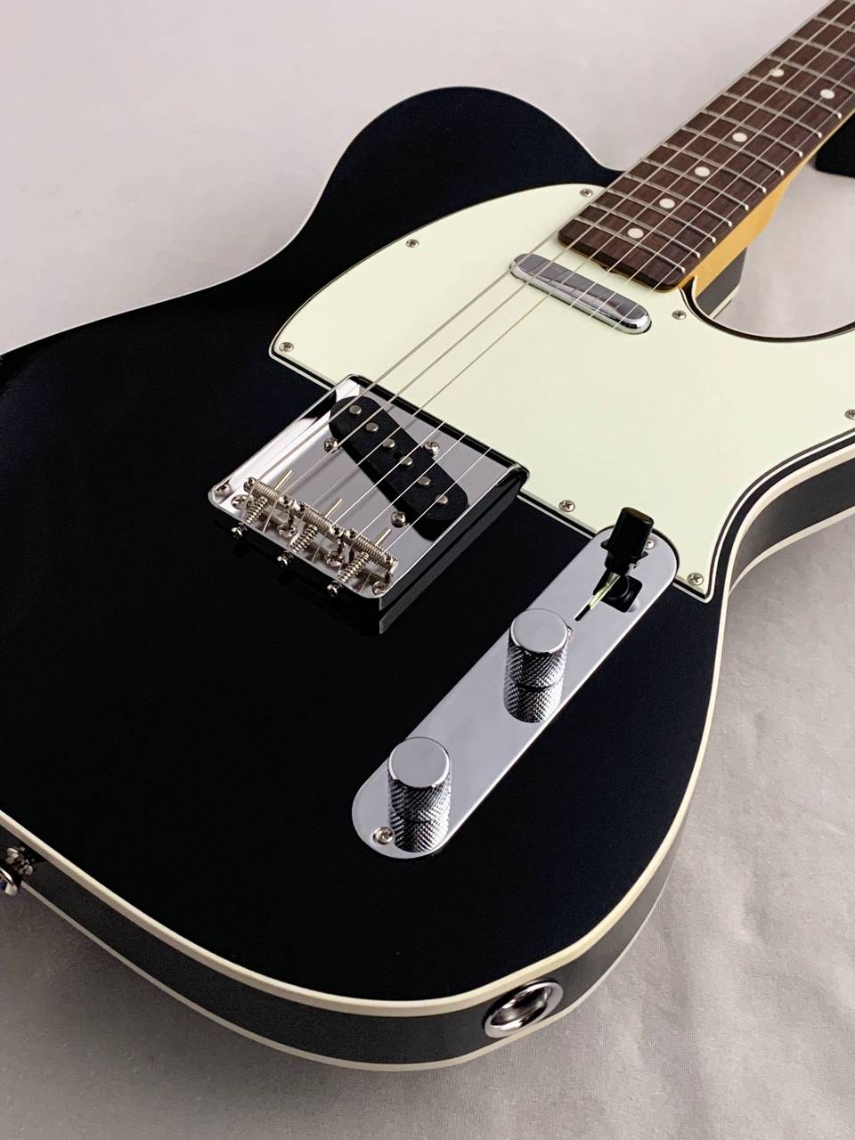 Vanzandt TLV-R2 / Black #10175【3.32kg】（新品）【楽器検索デジマート】