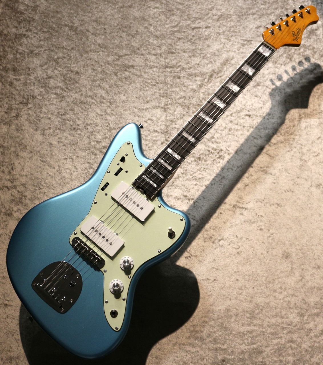 infinite 【特注!!】【ハカランダ指板】Trad Fullsize JM Light Aged