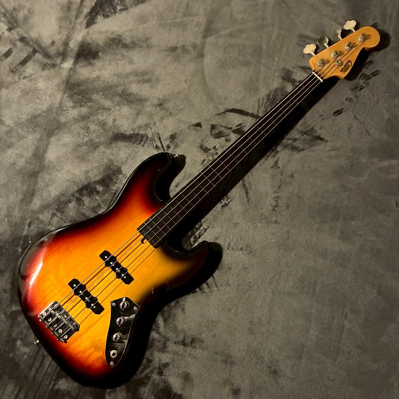 Moon JB-4 フレットレス 【USED】【4.2㎏】（中古）【楽器検索デジマート】