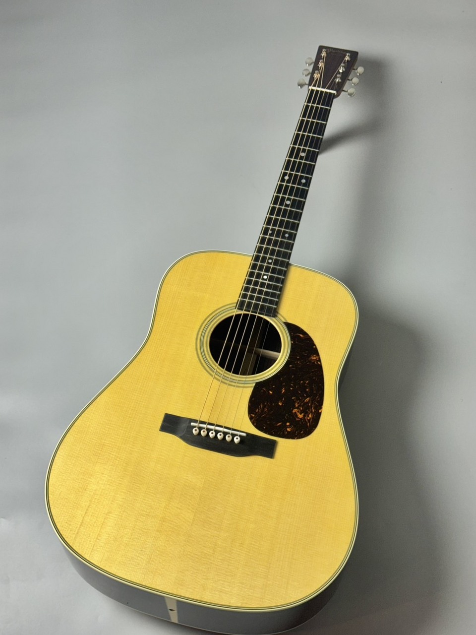 Martin 【2025年製・新仕様個体】D-28 Standard #3011102【無金利