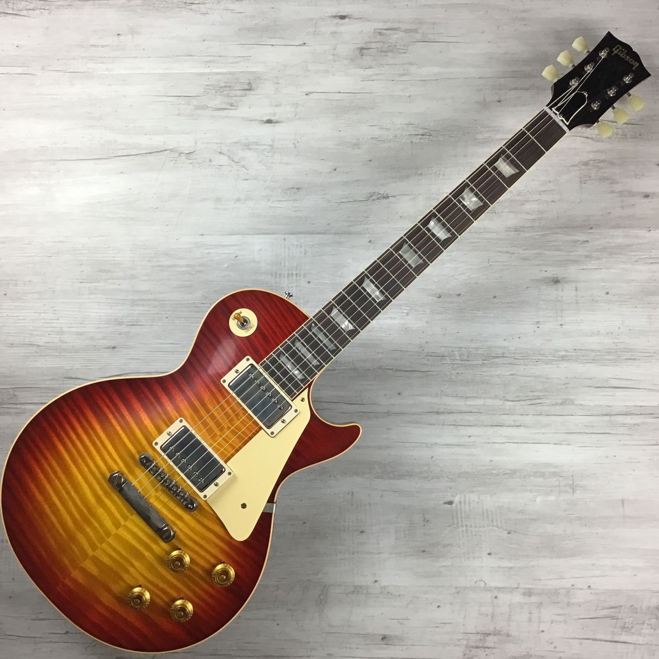 ギター Gibson CS 59LPGloss/ Factry Burst Rtop ギター Gibson CS 59LPGloss/ Factry Burst Rtop Gibson Custom