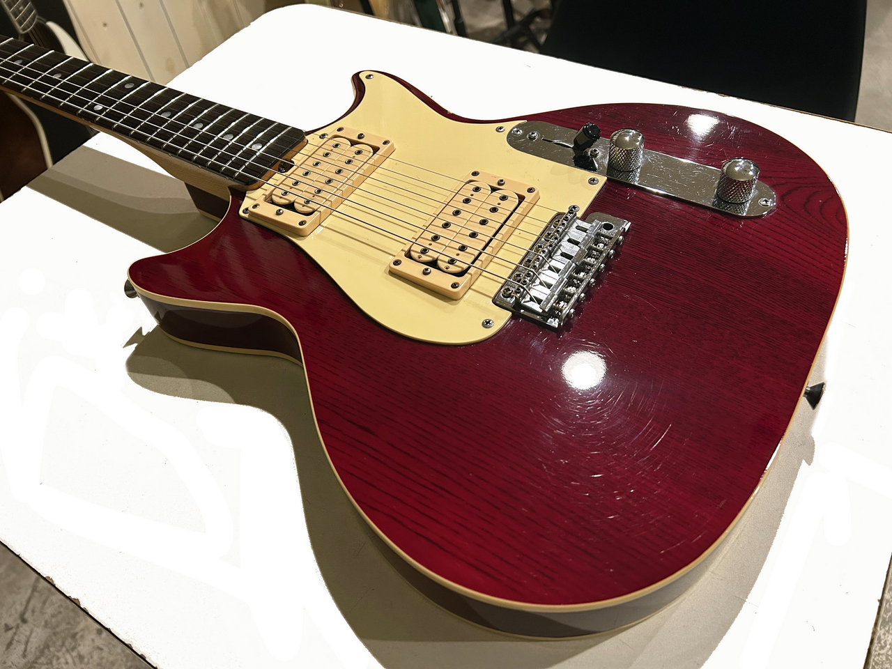 Strings & Things in Memphis STRINGS & THINGS IN MEMPHIS Custom