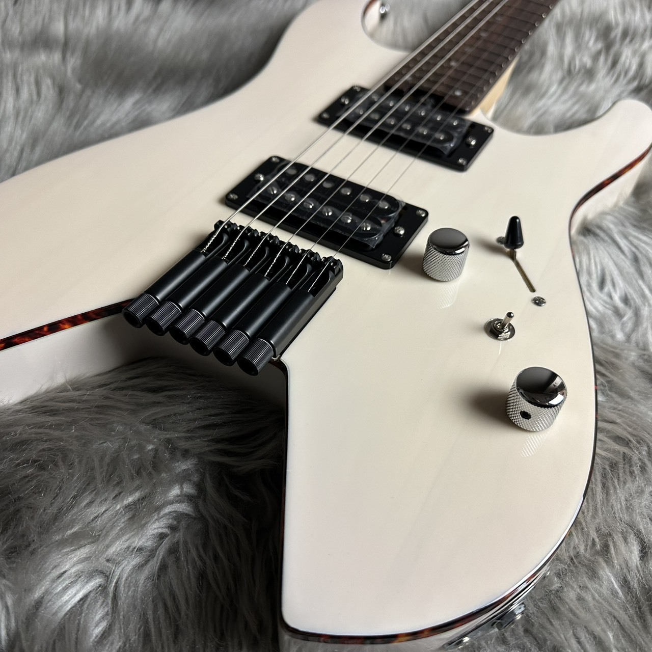 SCHECTER OL-NV-HL/STWH【限定モデル】【現物画像】【最大36回分割無