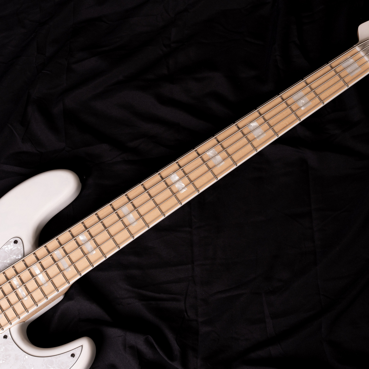 Performance Guitar | YB-5-24 Bass (White) – Zanshin Musical