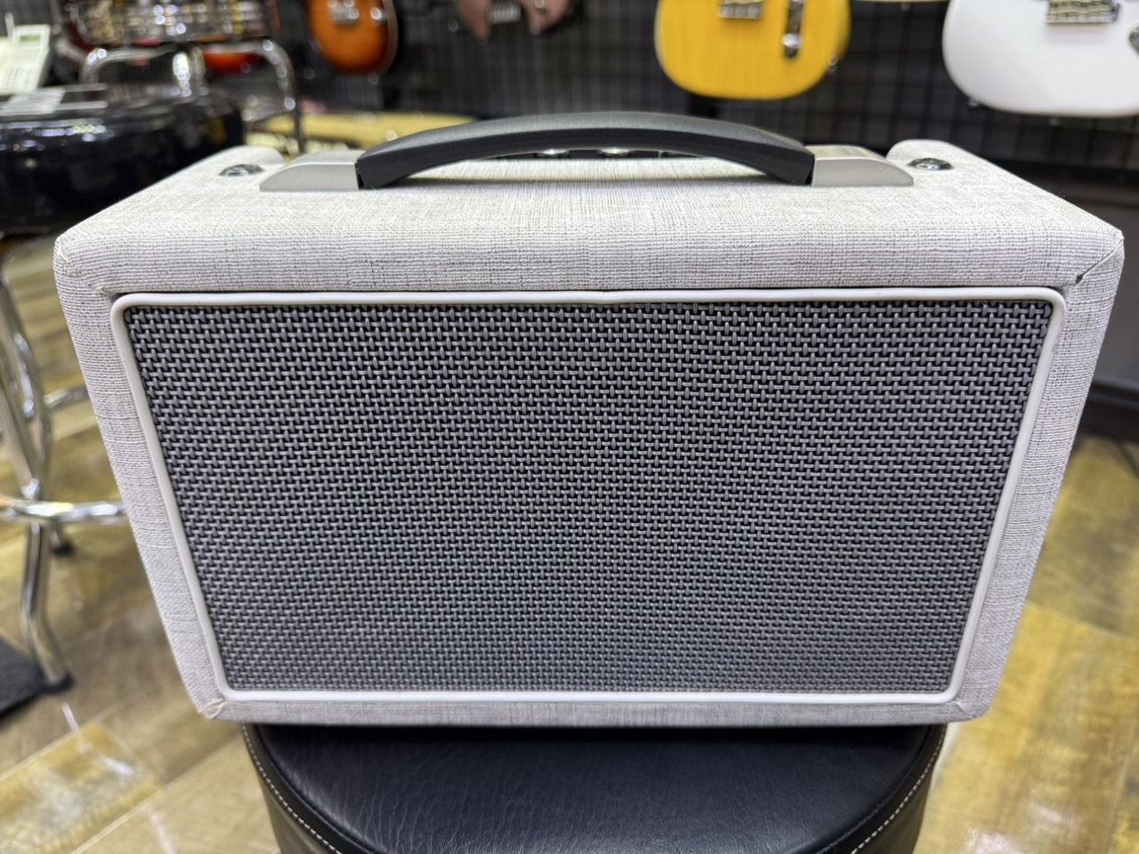 Louis LBA-10 White【中古】（中古）【楽器検索デジマート】