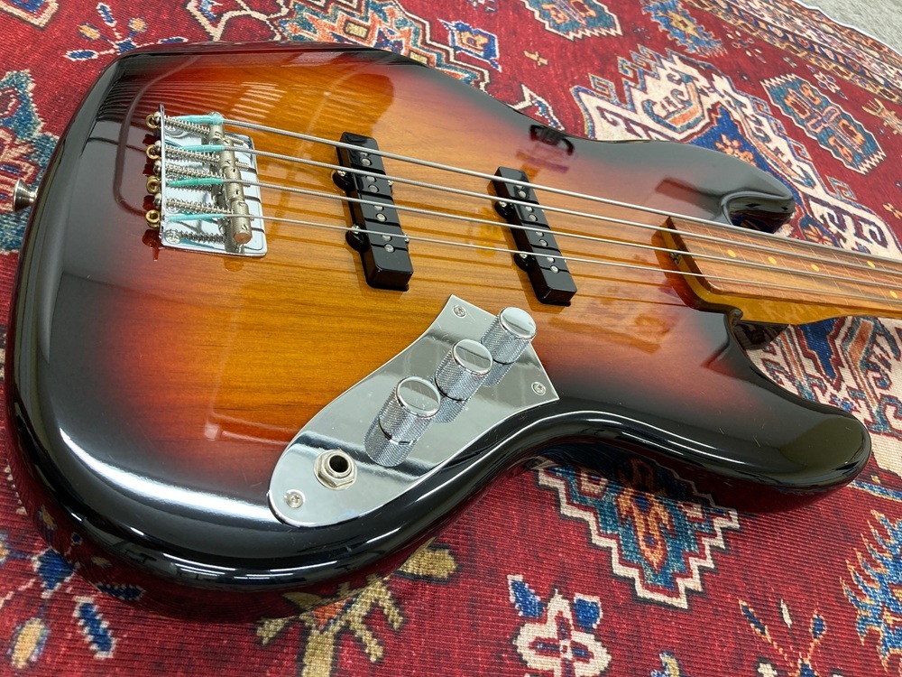 Fender Jaco Pastorius Jazz Bass, Fretless, Pau Ferro Fingerboard