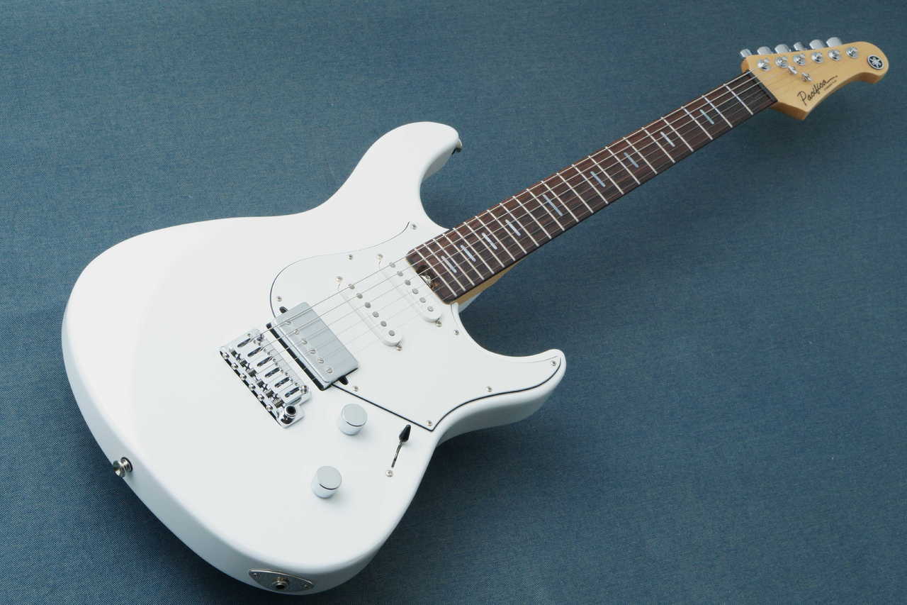 YAMAHA SG用ホワイトピックガード 極美品 送料込 6eeebaec639487595a49351f56a8f9