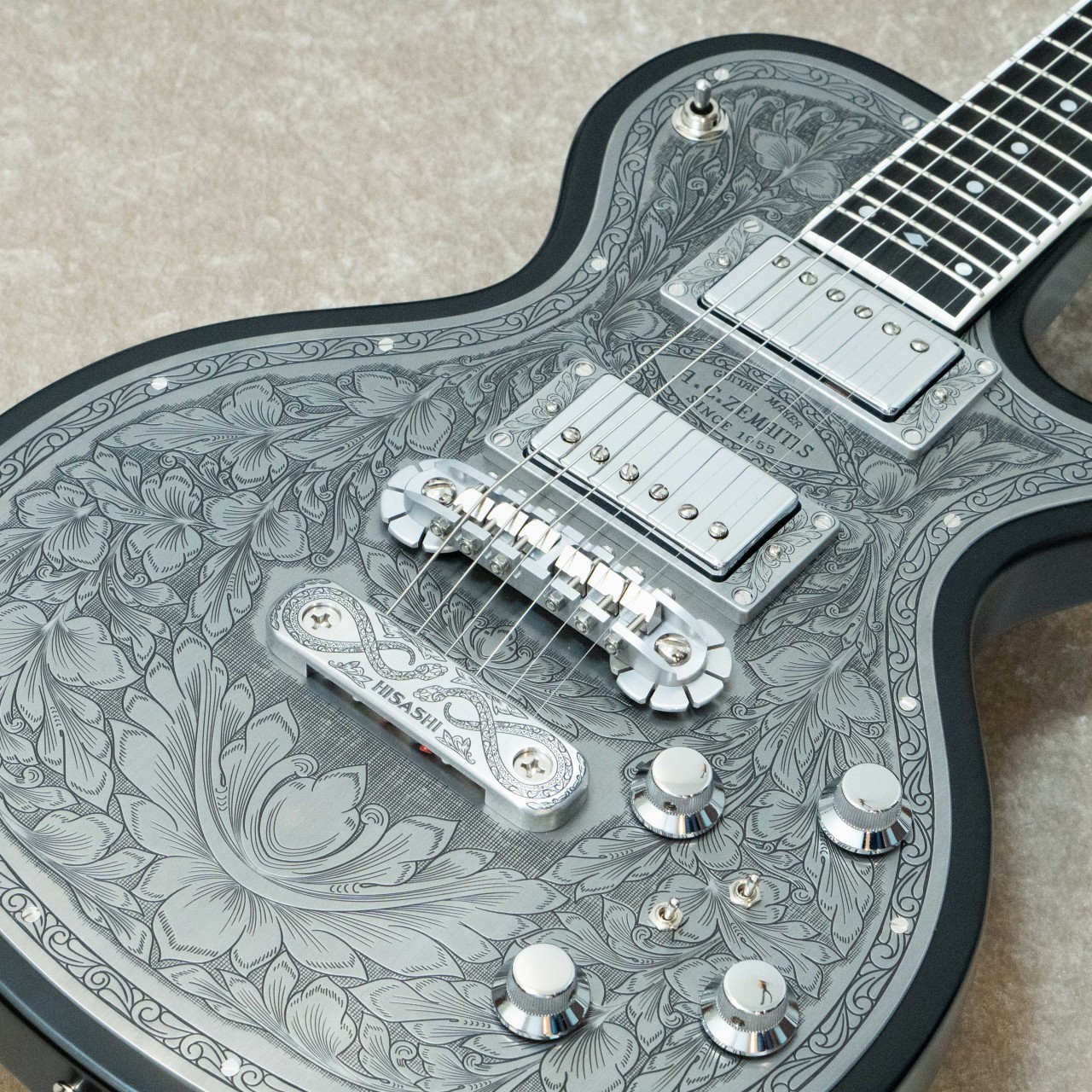 HISASHI（GLAY）のシグネチャー・ギターがゼマイティス・メタル・フロント・モデルの最上級機種として登場 |  ギター・マガジンWEB｜Guitar magazine