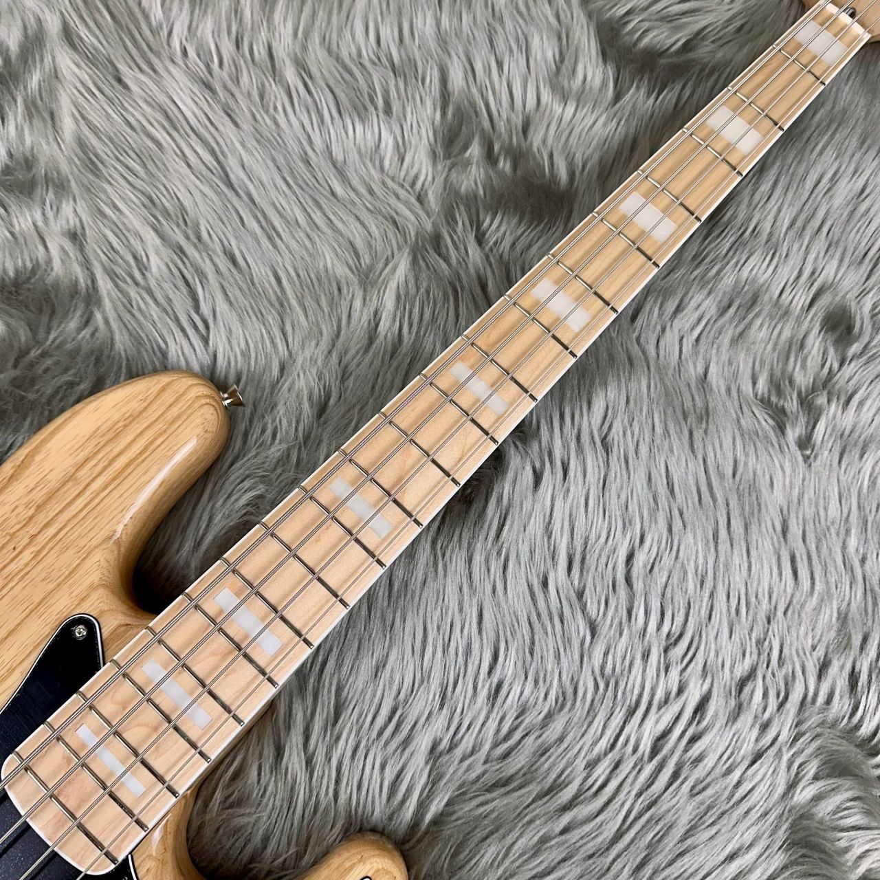 Fender Made in Japan Traditional 70s Jazz Bass Maple Fingerboard