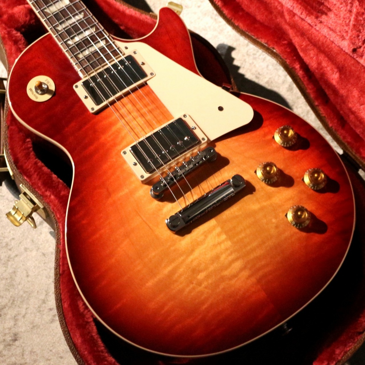 ルーン様【新品同様】Gibson Les Paul Standard 50s良杢 ルーン様【新品同様】Gibson Les Paul Standard 50s良杢 Gibson Les