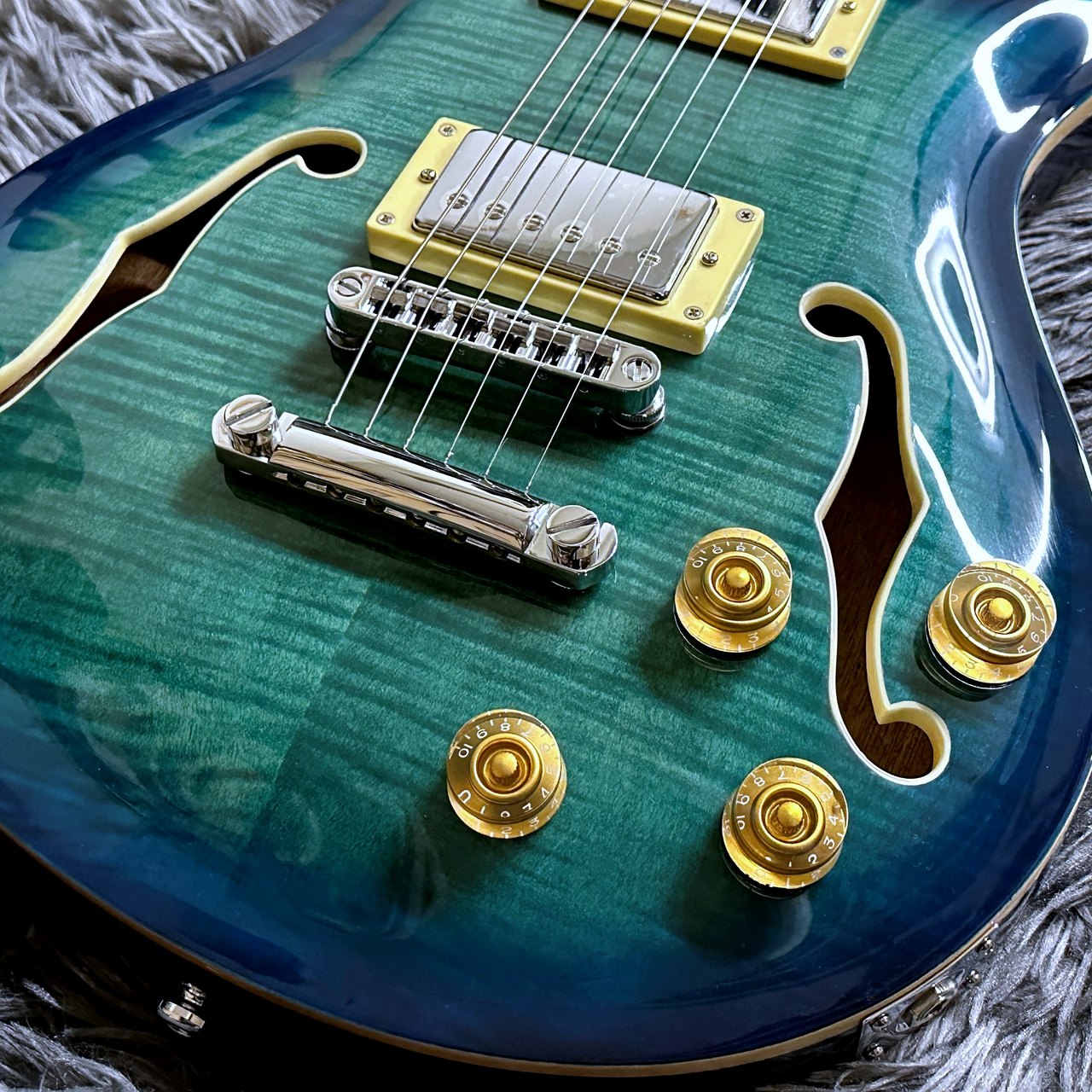 Sire Larry Carlton Q7 Hollow TBL (Transparent Blue) 【2026 NEW