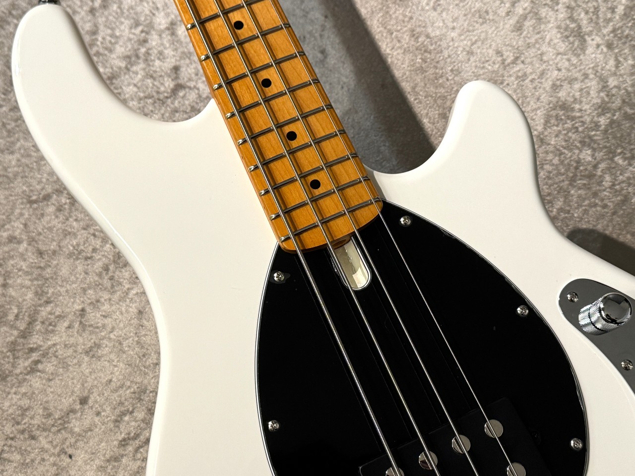 Sire Z3 4-String -Antique White-【軽量3.81.kg】【マホガニーボディ