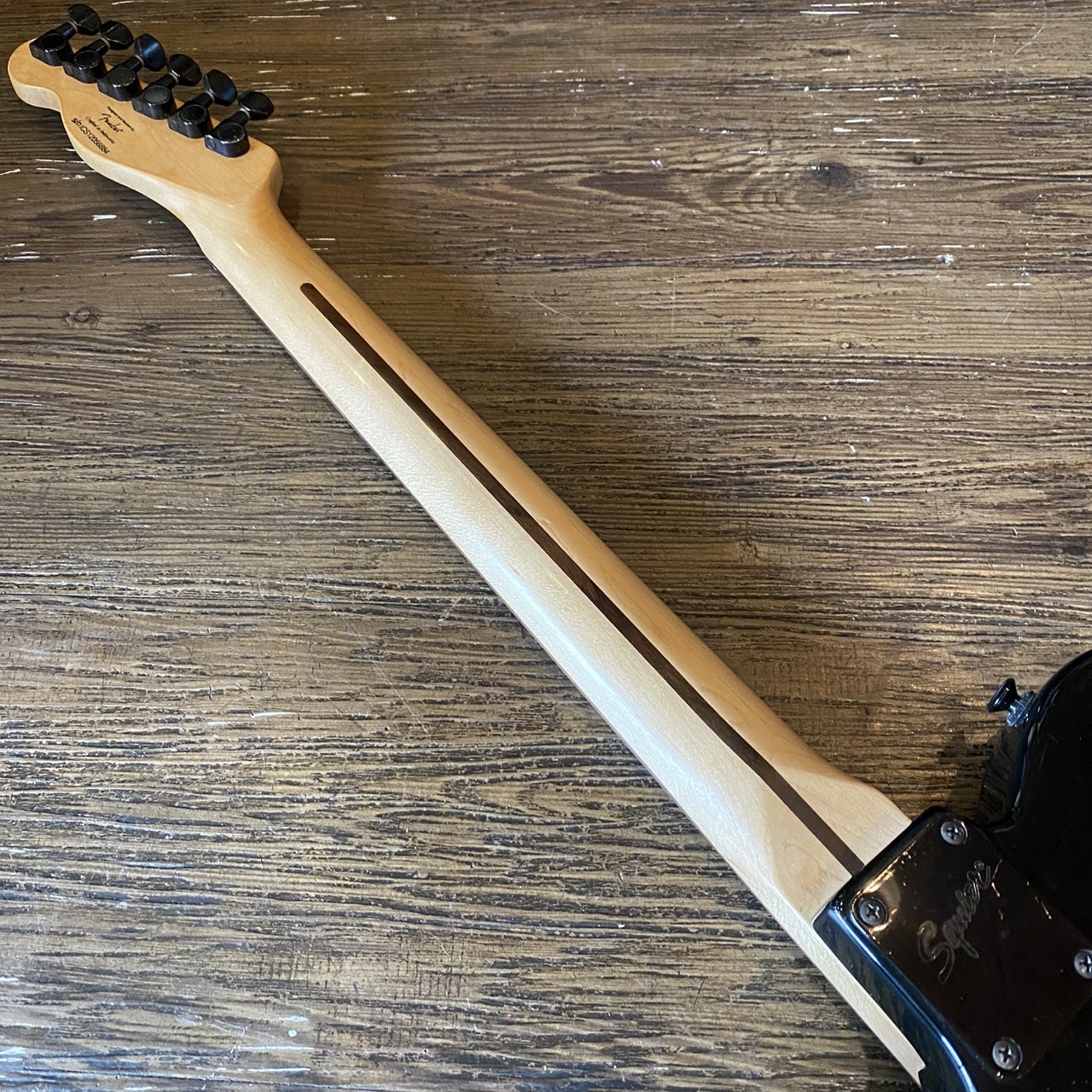 Squier by Fender Avril Lavigne Telecaster Skull & Crossbones 2012