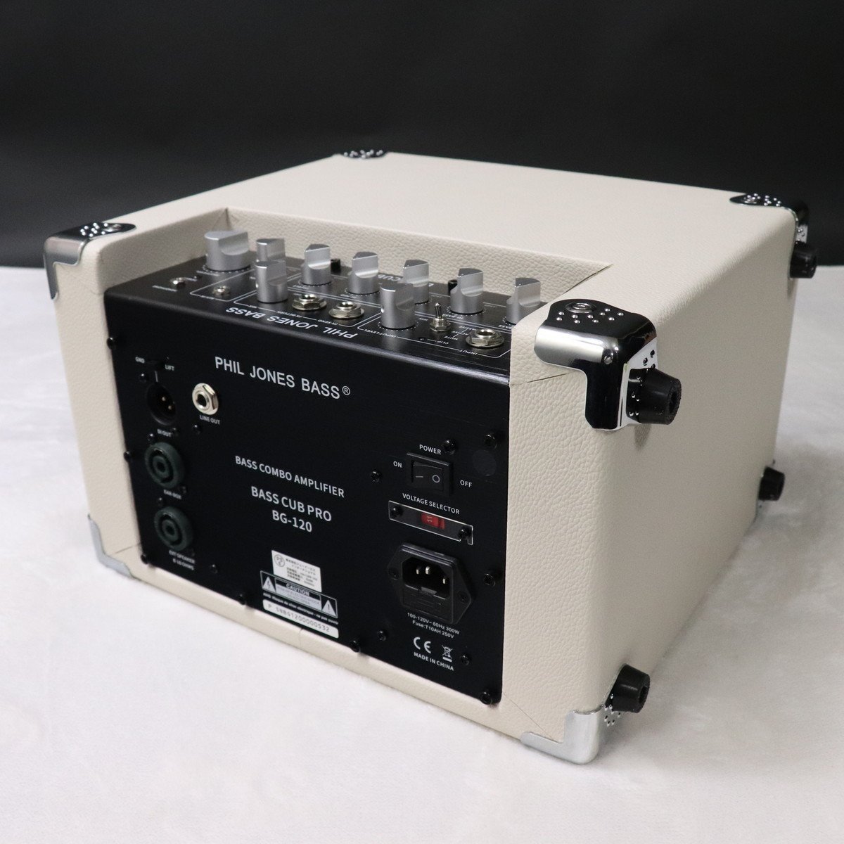 PHIL JONES Bass Cub Pro ホワイト Phil Jones Bass Bass Cub Pro White（新品）【楽器検索デジマート】