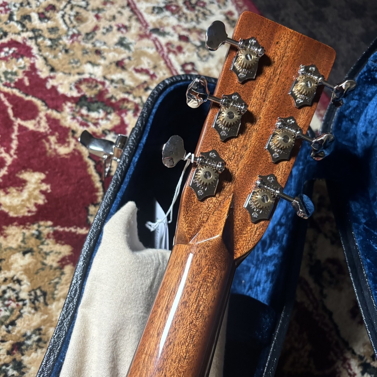 Martinのエレキギター 000-EC 30th Anniversary