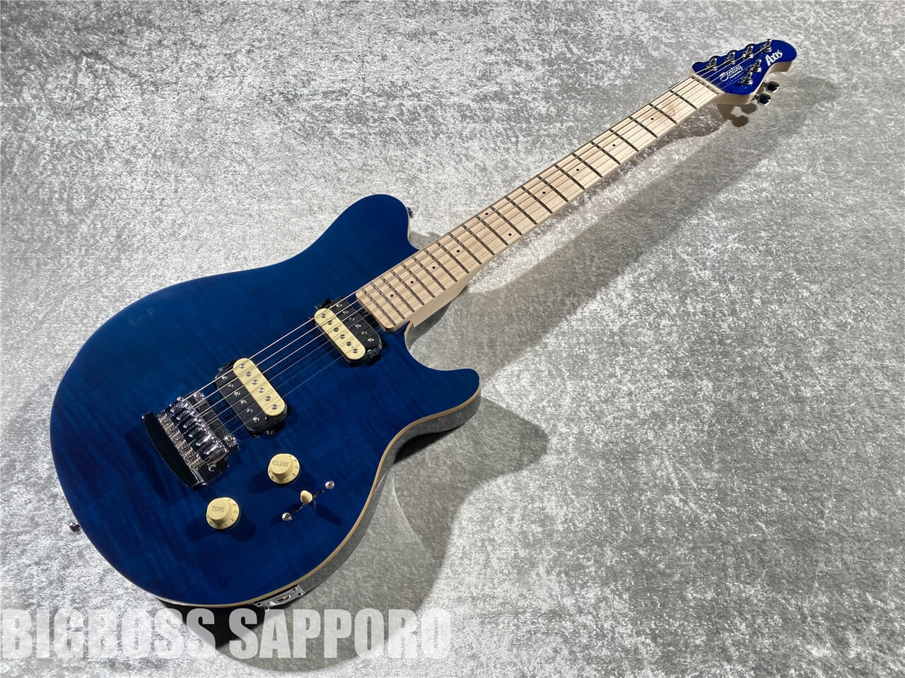 Sterling by MUSIC MAN AXIS FLAME MAPLE / AX3FM (Neptune Blue