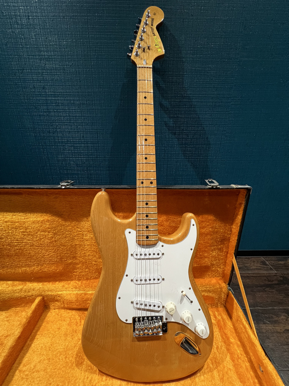 El Maya ARTIST MODEL STRATOCASTER Type 1970s Made in Japan