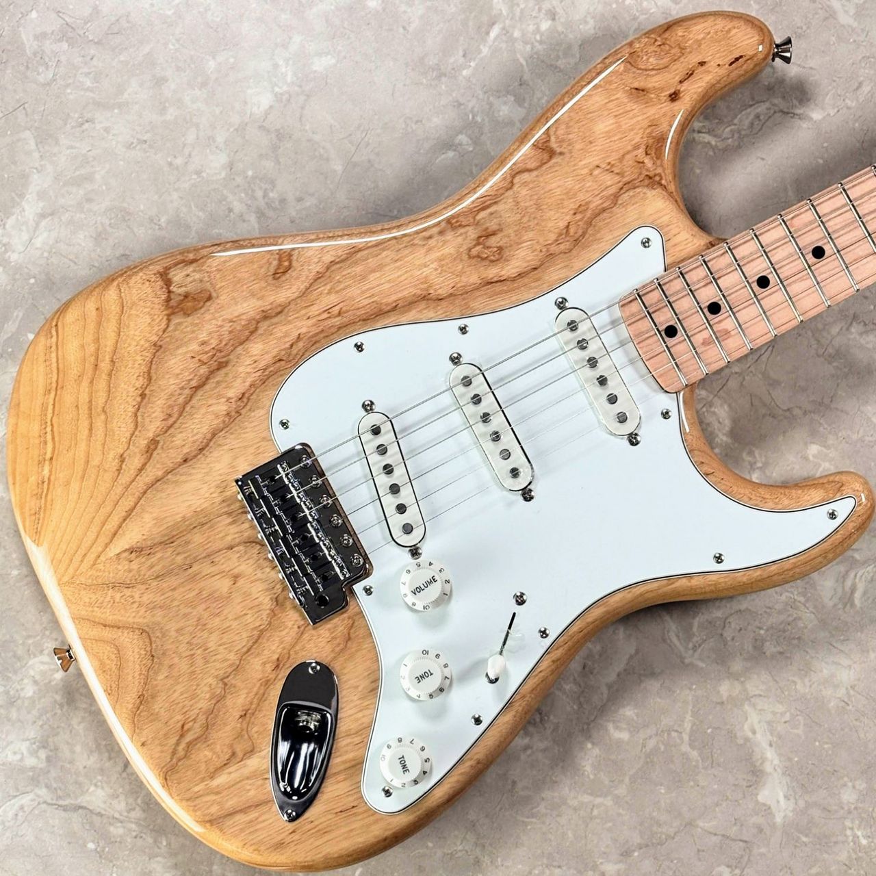 Fender 【長期展示特価】Made in Japan Traditional II 70s