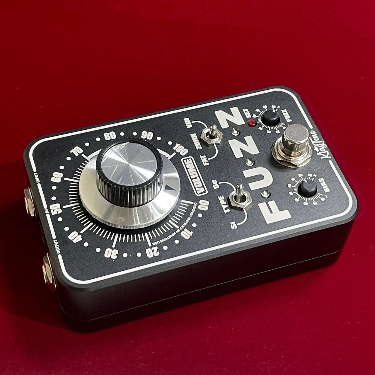 超格安価格 KING TONE 付属品なし V2 miniFUZZ GUITAR エフェクター