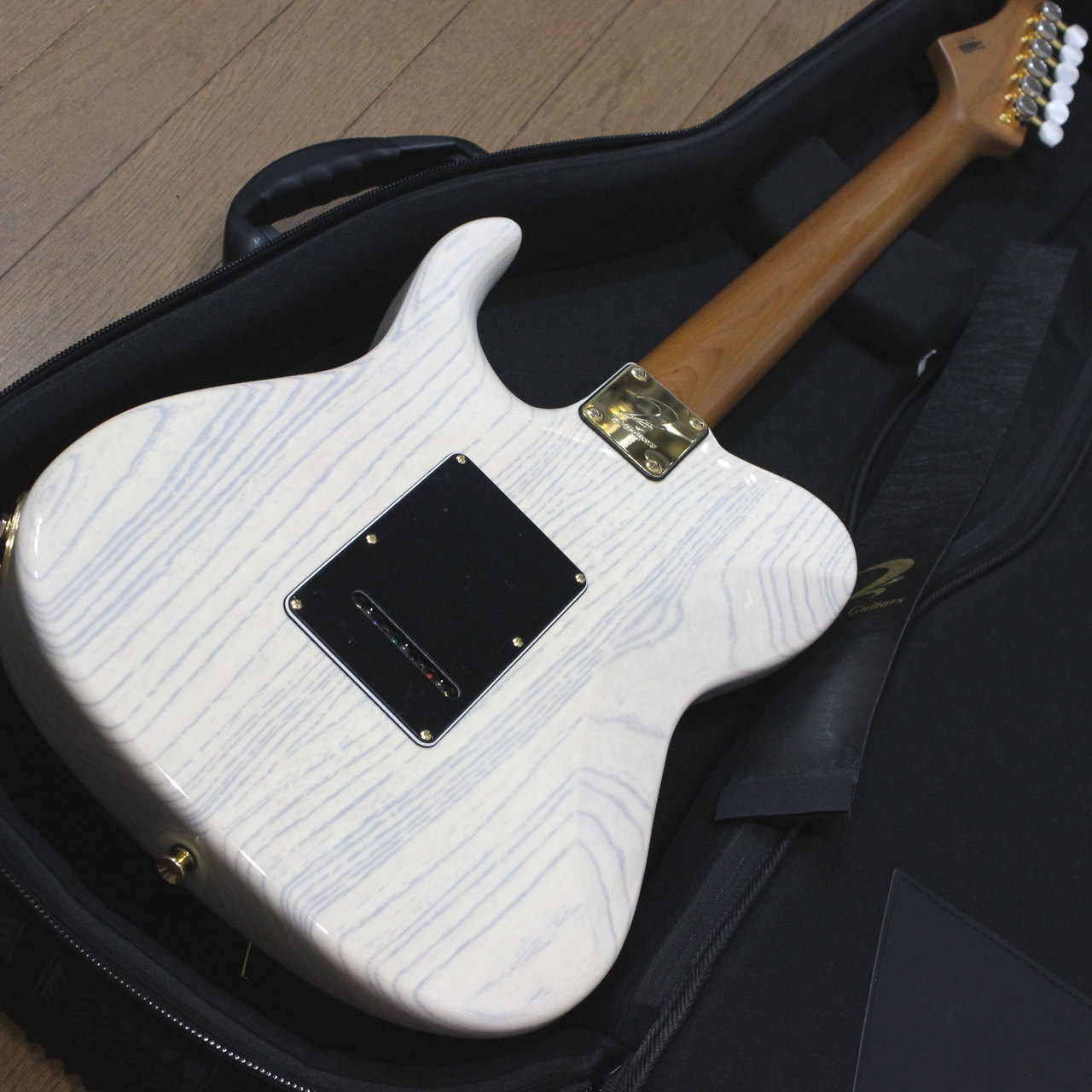 入荷情報】T's Guitars – DST-Classic24 Solid Ash Trans White
