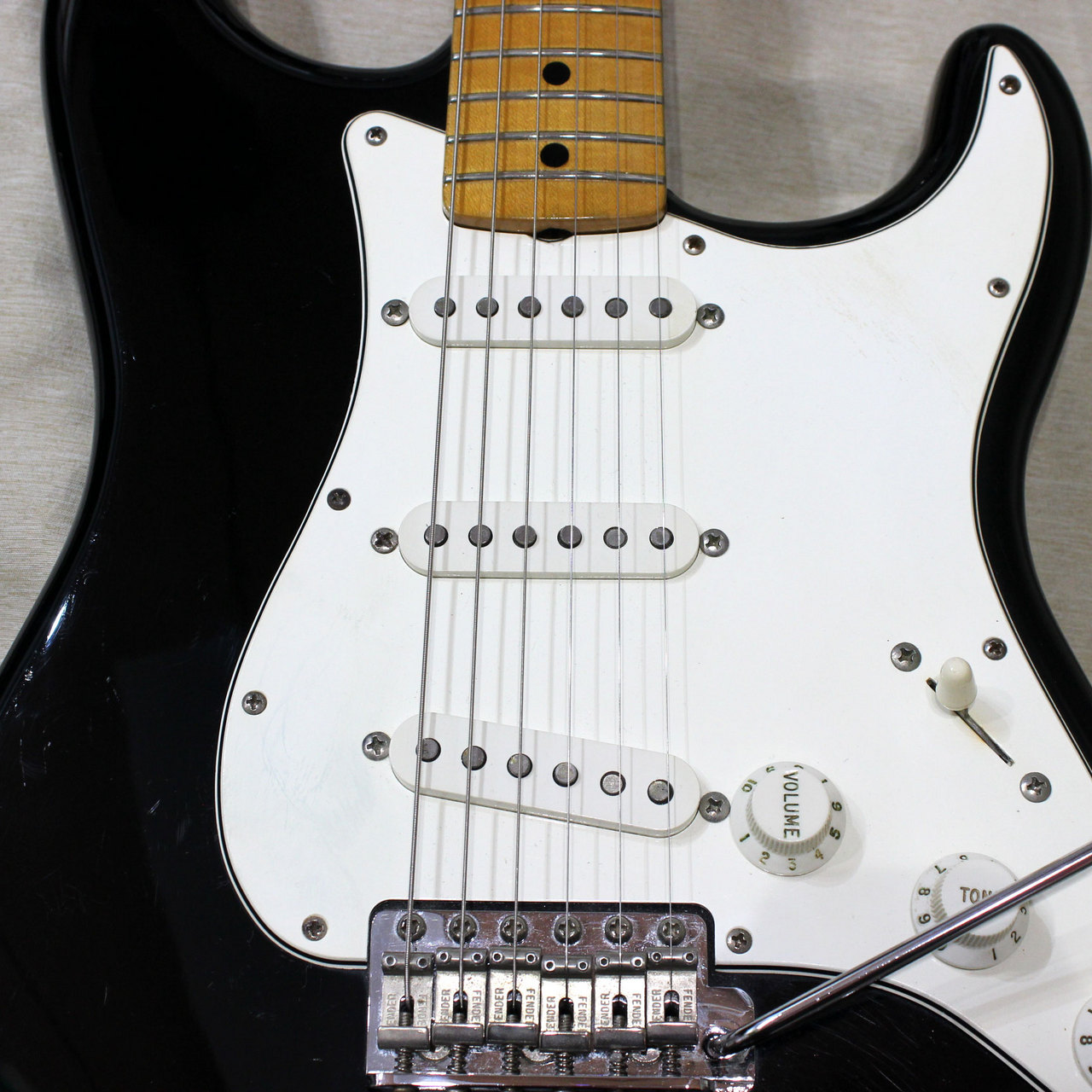 Fender Custom Shop Stratocaster Black アビゲイル・イバラPU