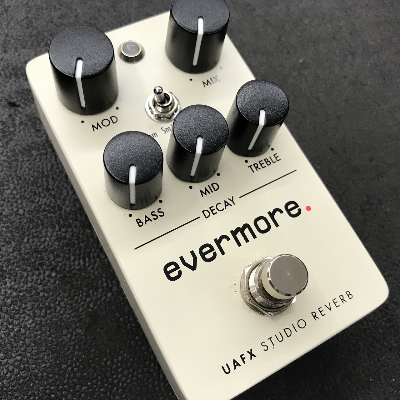【ほぼ未使用】UAFX Evermore Studio Reverb UAFX Evermore Studio Reverb | Hookup, Inc.