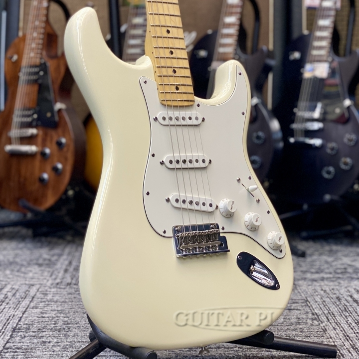Fender American Standard Stratocaster -Olympic White / Maple