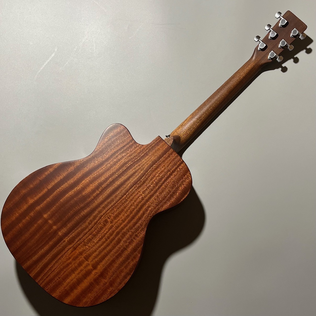 Martin 【抱え易いオール単板のエレアコ】000CJRE #3064790（新品