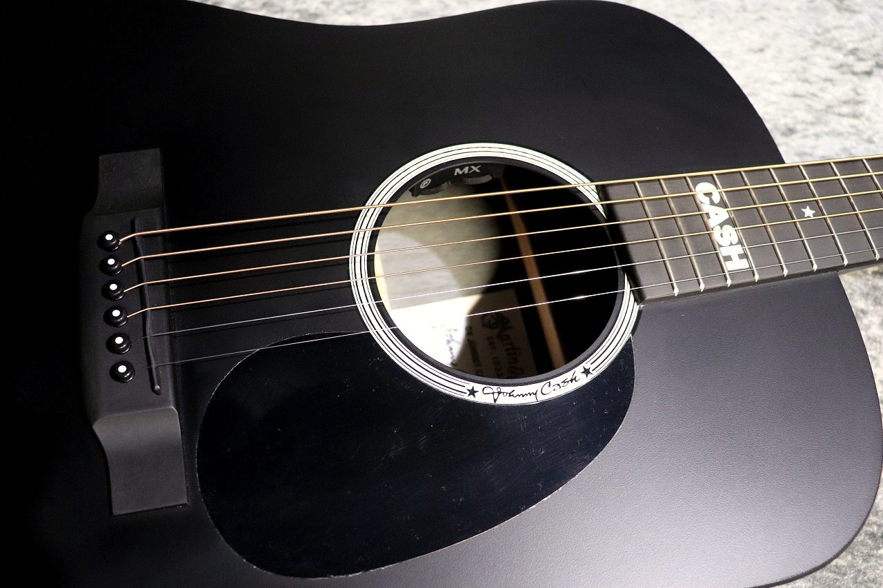 Martin DX Johnny Cash #3016599【漆黒のギターをお探しの方にお勧め