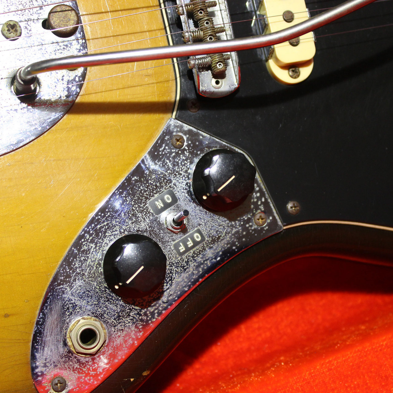 ジャガー サンバースト ストラップ付き Fender Jaguar Sunburst フェンダー ジャガー サンバースト 1973