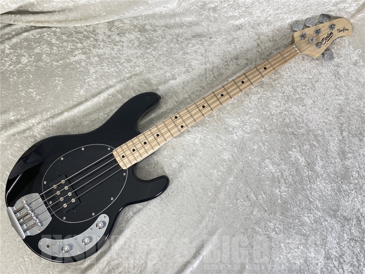 Sterling by MUSIC MAN S.U.B RAY4 (Black)（新品/送料無料）【楽器