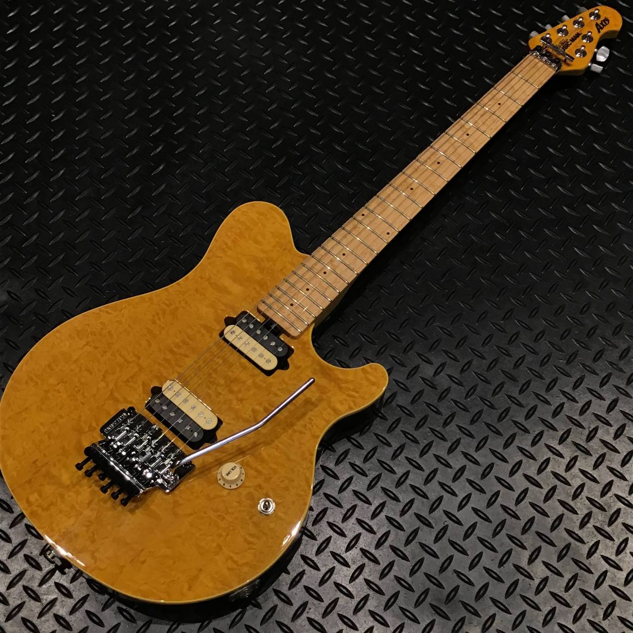 MUSIC MAN 【委託品】AXIS / GOLD TRANS TREM MAPLE 98年製【約3.57Kg】（中古）【楽器検索デジマート】