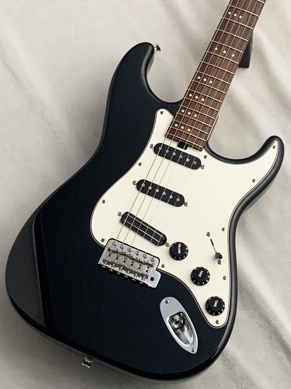 Three Dots Guitars 【中古品】S Black【3.38kg】（中古）【楽器検索